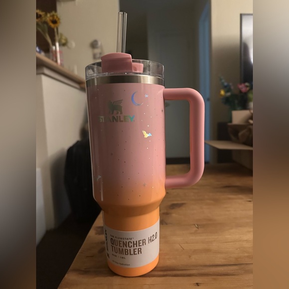 Stanley Halloween 40oz H2.0 Flow State Quencher Tumbler Spellcast Pink New - Picture 1 of 11
